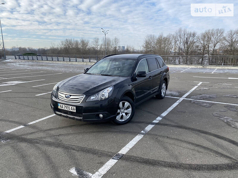 Хэтчбек Subaru Outback 2010 в Киеве