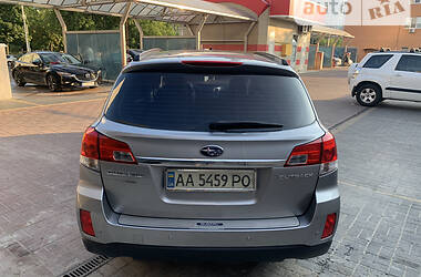 Універсал Subaru Outback 2011 в Києві