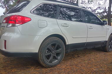 Внедорожник / Кроссовер Subaru Outback 2013 в Днепре