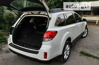 Позашляховик / Кросовер Subaru Outback 2014 в Харкові