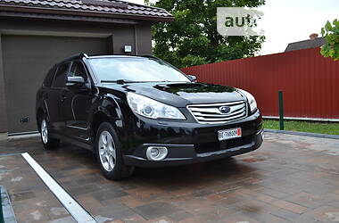 Внедорожник / Кроссовер Subaru Outback 2010 в Нетешине