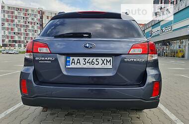 Позашляховик / Кросовер Subaru Outback 2013 в Києві