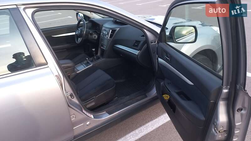 Универсал Subaru Outback 2010 в Кривом Роге