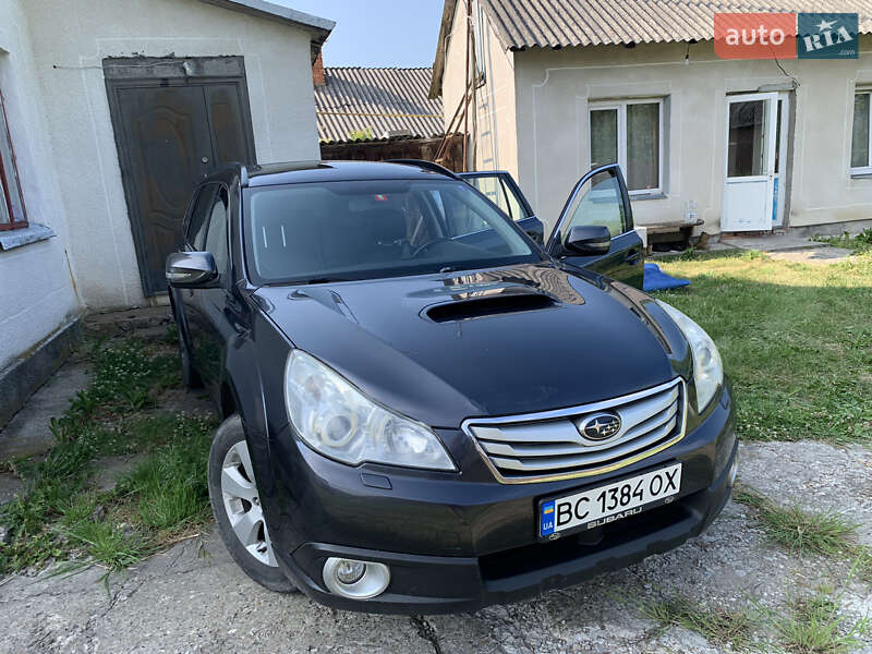 Универсал Subaru Outback 2010 в 