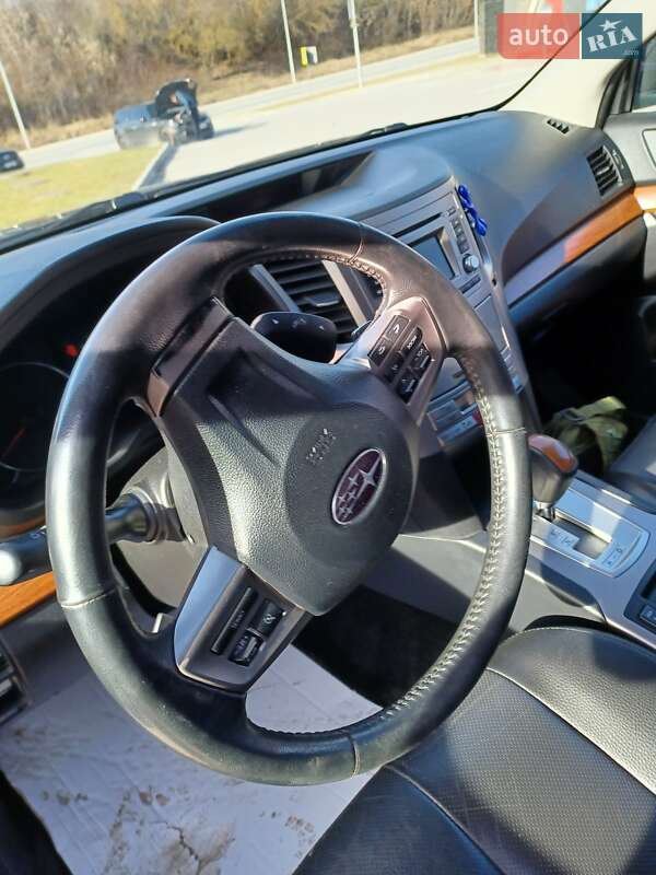 Універсал Subaru Outback 2012 в Тернополі
