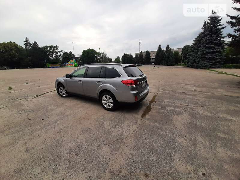 Универсал Subaru Outback 2011 в Новой Водолаге