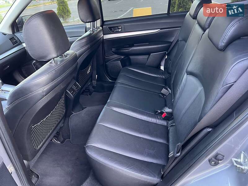 Универсал Subaru Outback 2010 в Львове