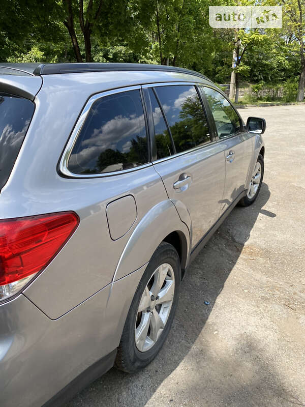 Универсал Subaru Outback 2011 в Тернополе