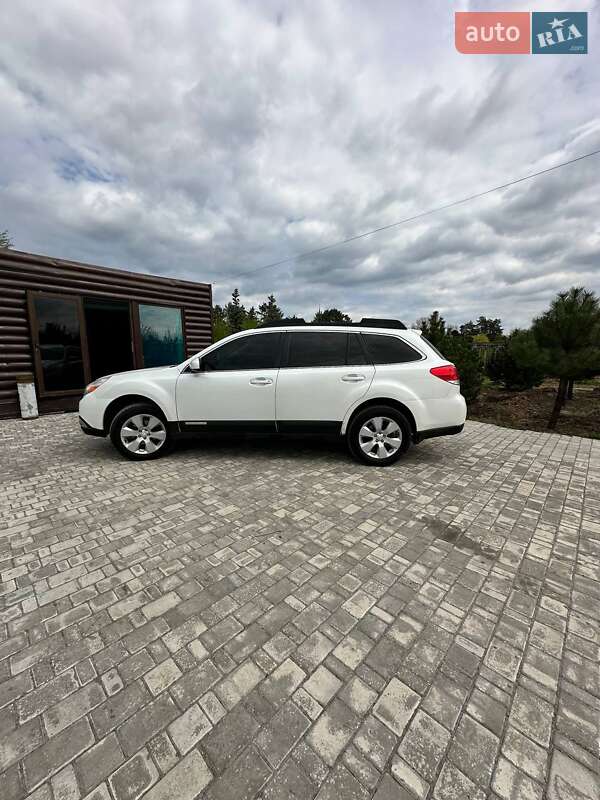 Subaru Outback 2010