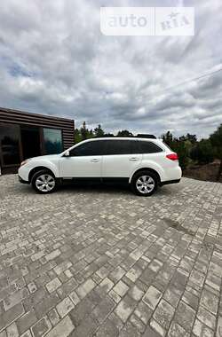 Subaru Outback 2010