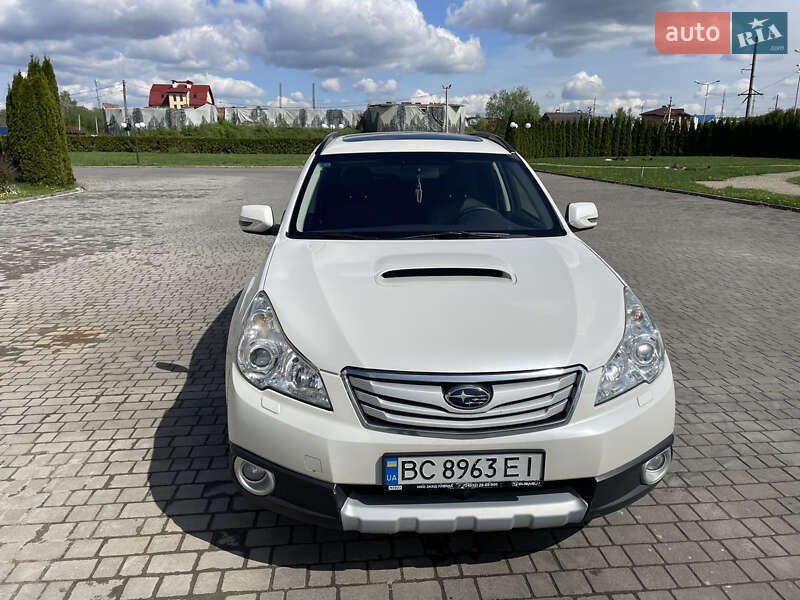 Subaru Outback 2011