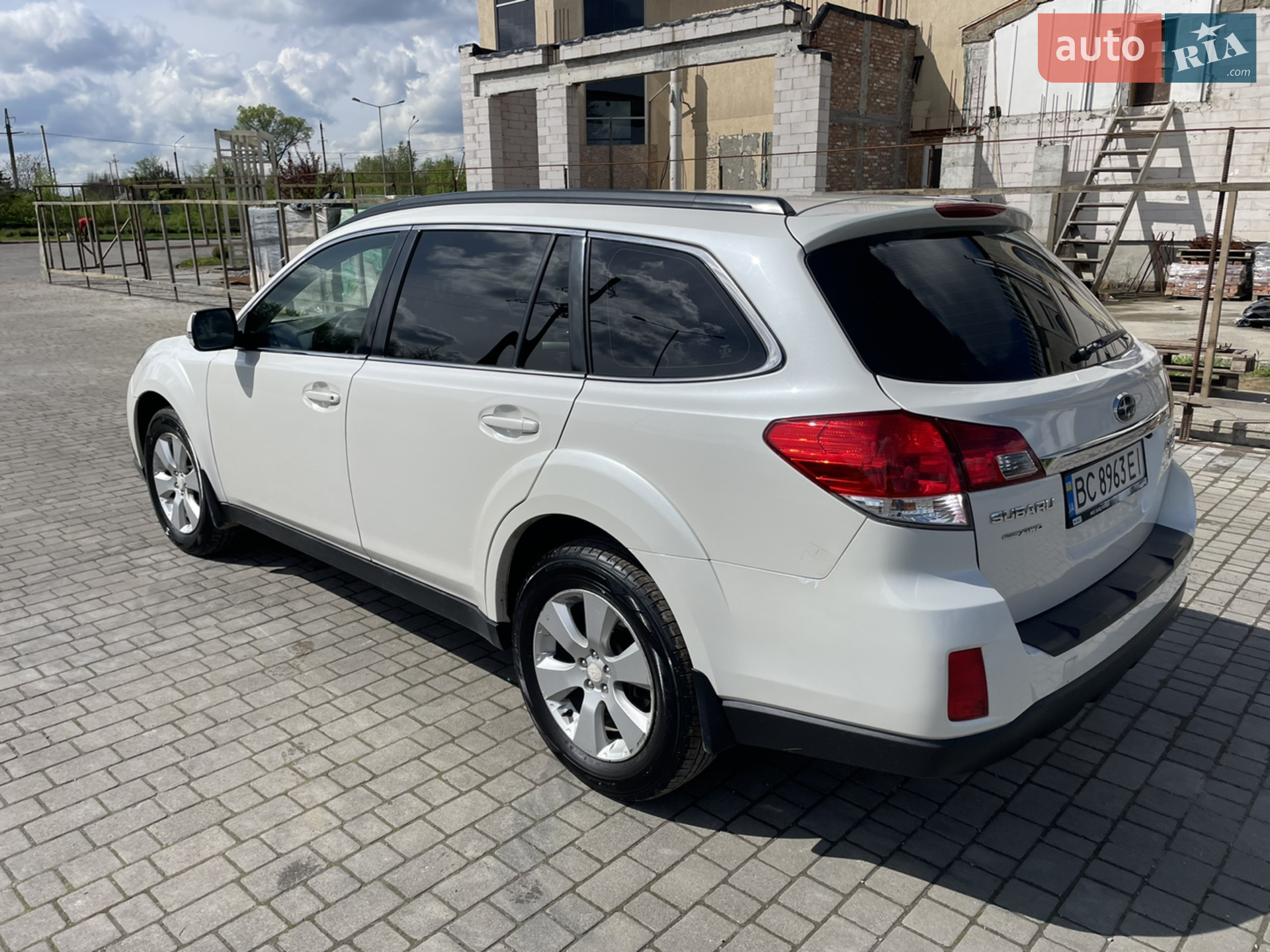 2011 Subaru Outback - мініатюра 12