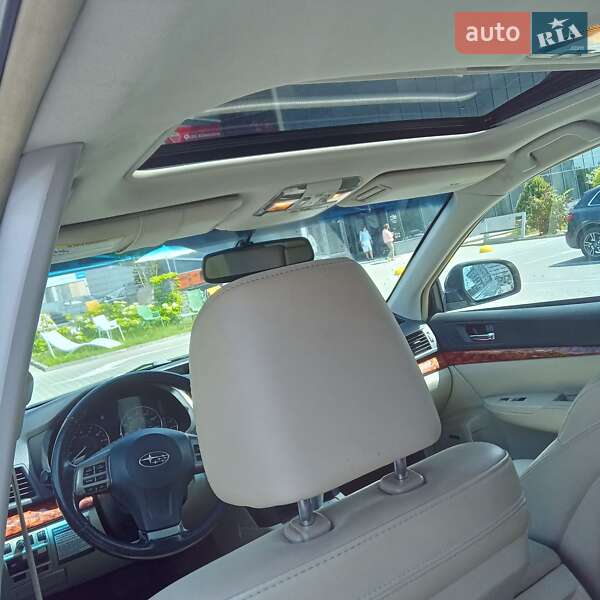 Универсал Subaru Outback 2011 в Львове