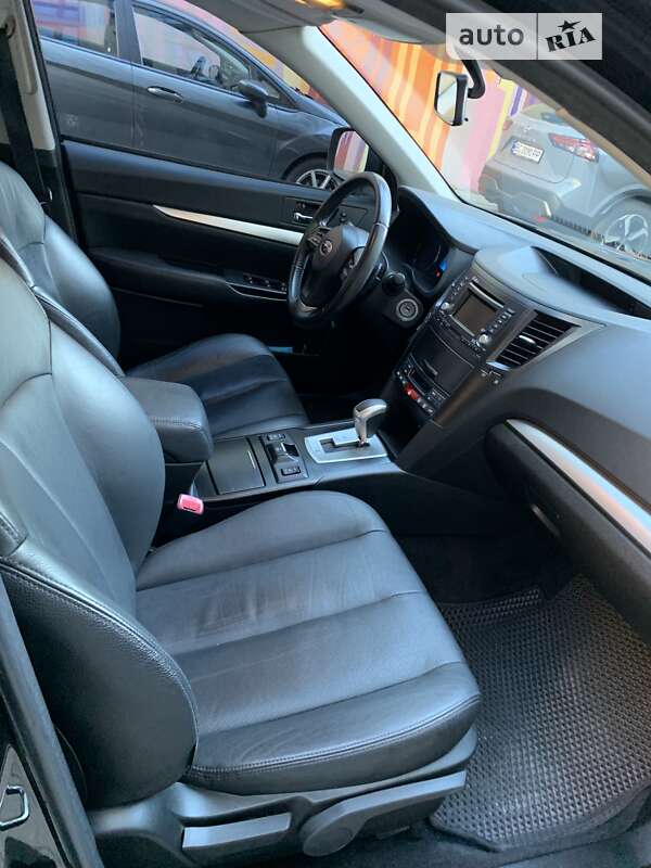 Универсал Subaru Outback 2013 в Львове