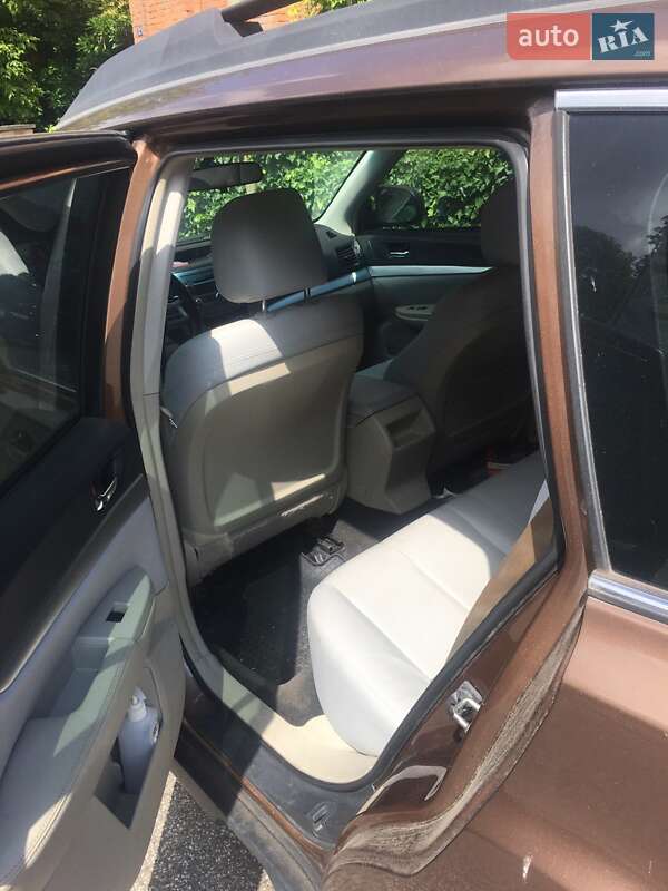 Универсал Subaru Outback 2012 в Полтаве
