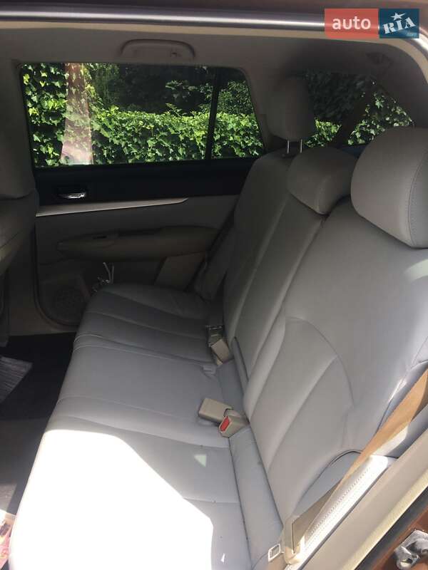 Универсал Subaru Outback 2012 в Полтаве