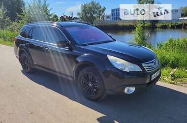 Універсал Subaru Outback 2010 в Києві