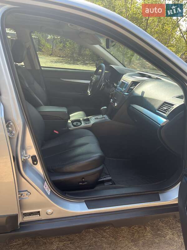 Универсал Subaru Outback 2013 в Днепре