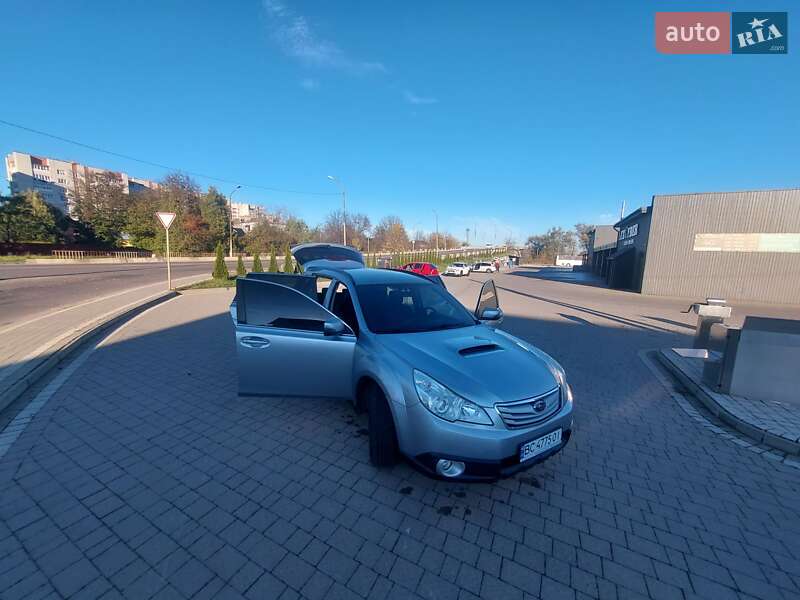 Универсал Subaru Outback 2011 в Дрогобыче