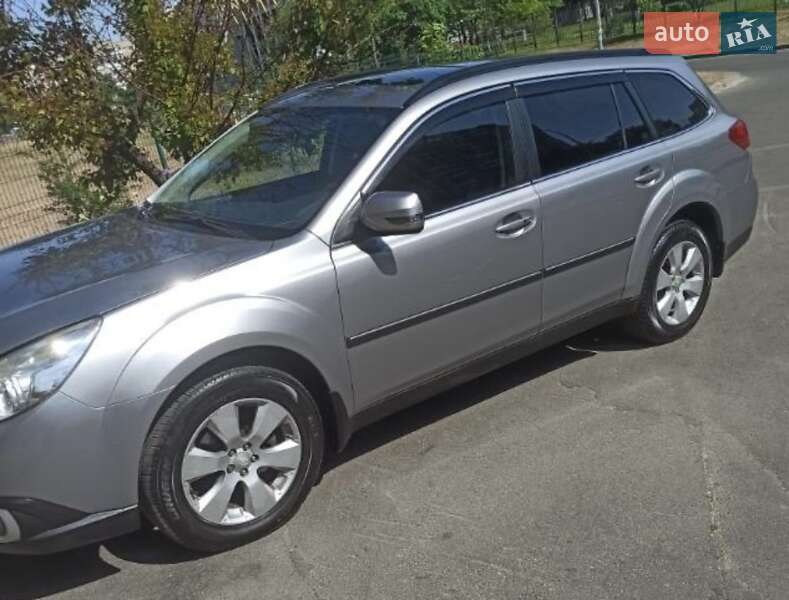 Subaru Outback 2011