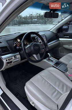 Универсал Subaru Outback 2011 в Киеве