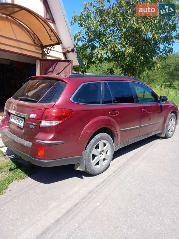 Універсал Subaru Outback 2011 в Івано-Франківську