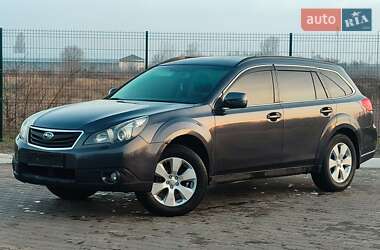 Универсал Subaru Outback 2012 в Петрове