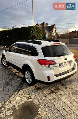 Универсал Subaru Outback 2014 в Ужгороде