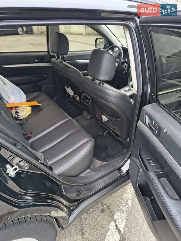 Универсал Subaru Outback 2011 в Киеве