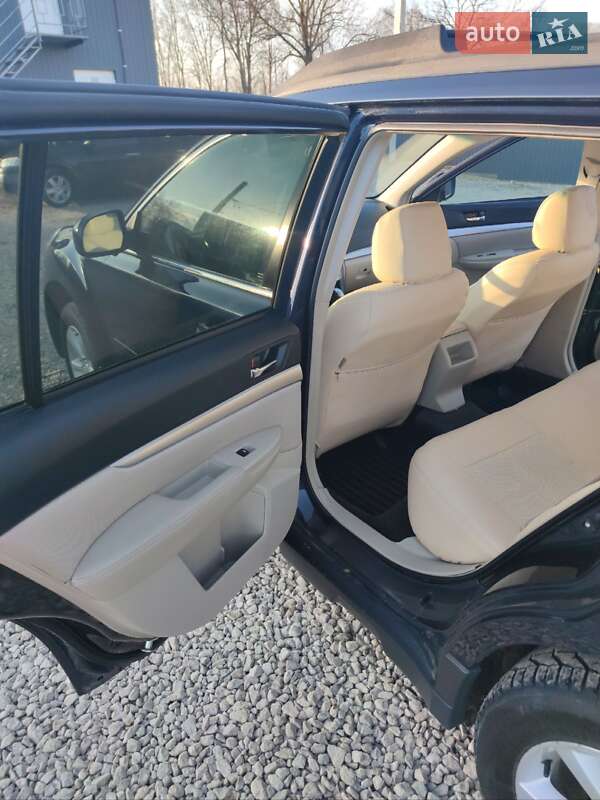 Универсал Subaru Outback 2014 в Сторожинце