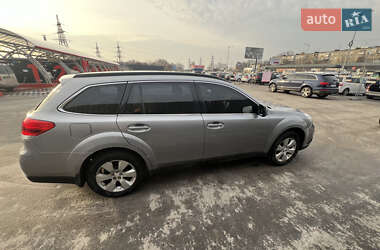 Универсал Subaru Outback 2010 в 