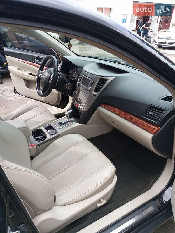 Універсал Subaru Outback 2012 в Дрогобичі