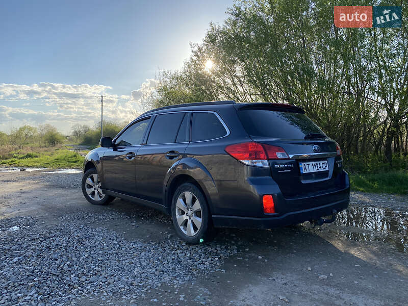 Универсал Subaru Outback 2010 в Калуше