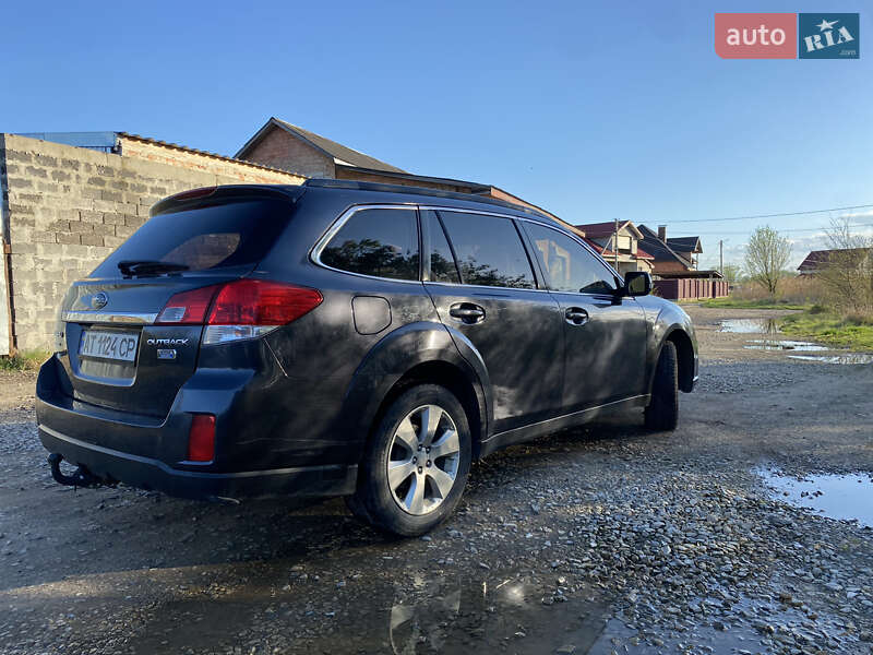Универсал Subaru Outback 2010 в Калуше