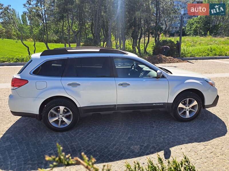 Універсал Subaru Outback 2013 в Дніпрі