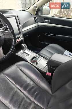 Универсал Subaru Outback 2011 в 