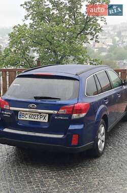 Универсал Subaru Outback 2011 в 