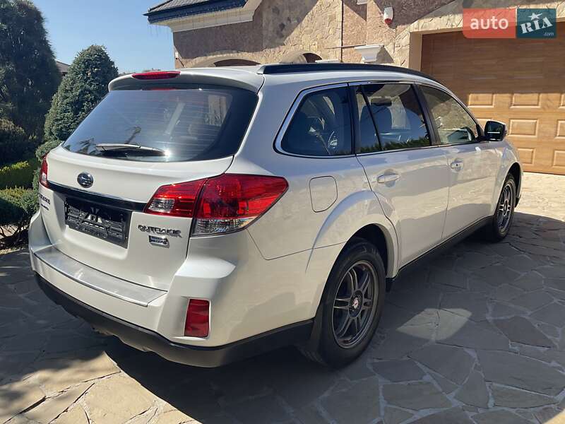 Универсал Subaru Outback 2014 в Ровно