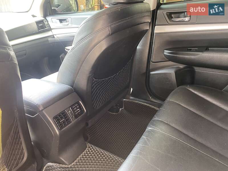 Универсал Subaru Outback 2010 в Лубнах
