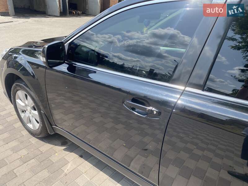 Универсал Subaru Outback 2010 в Лубнах