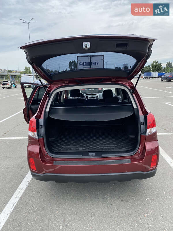 Універсал Subaru Outback 2010 в Києві