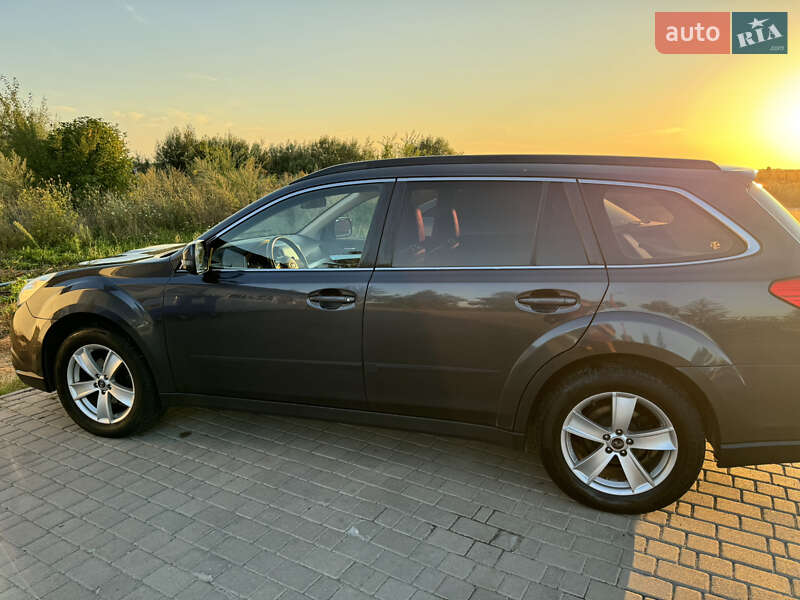 Универсал Subaru Outback 2010 в Ивано-Франковске