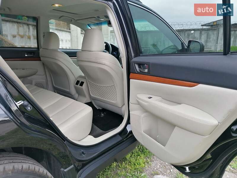 Универсал Subaru Outback 2013 в Каменском