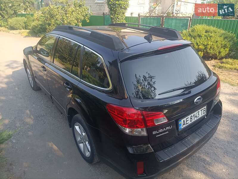 Универсал Subaru Outback 2013 в Каменском