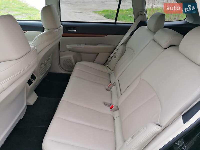 Универсал Subaru Outback 2013 в Каменском