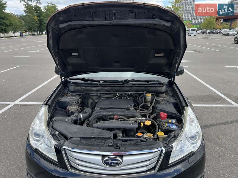 Универсал Subaru Outback 2010 в Киеве