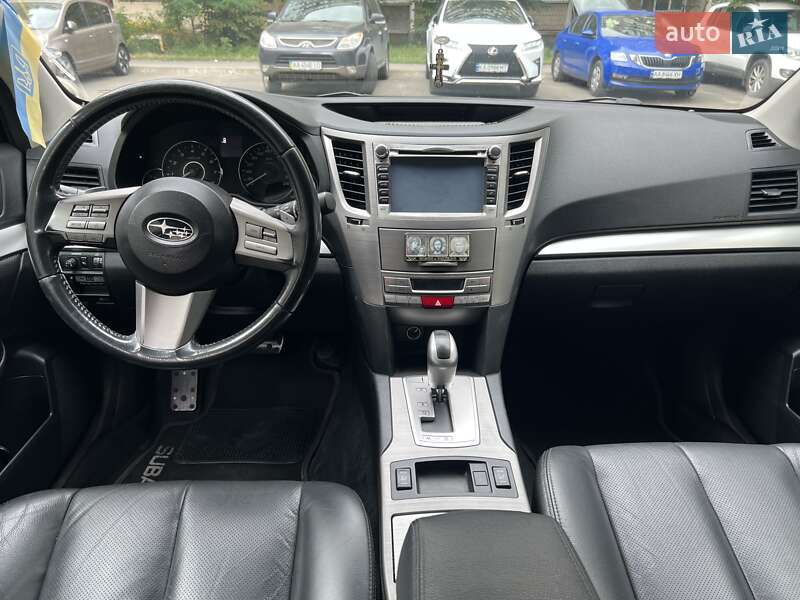 Универсал Subaru Outback 2010 в Киеве