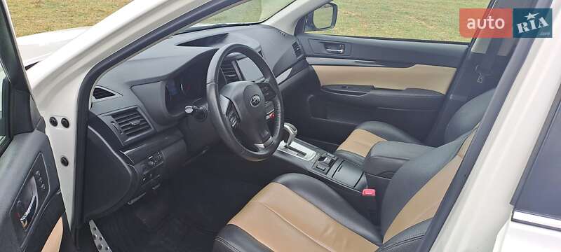 Универсал Subaru Outback 2014 в Вараше