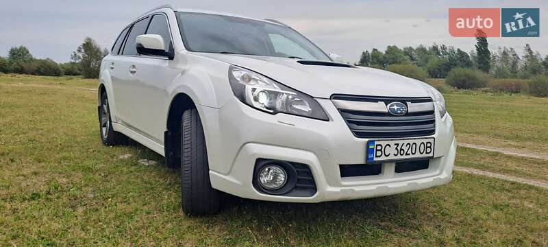 Универсал Subaru Outback 2014 в Вараше