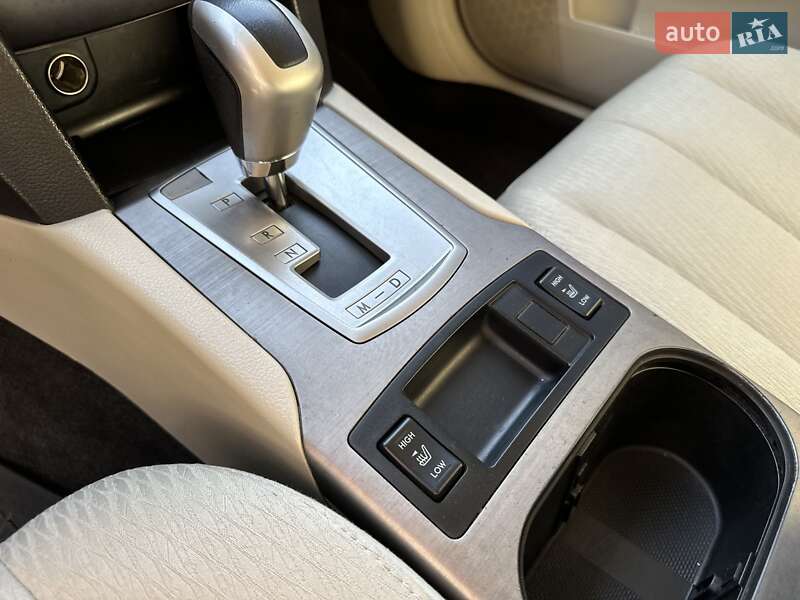 Універсал Subaru Outback 2011 в Дніпрі